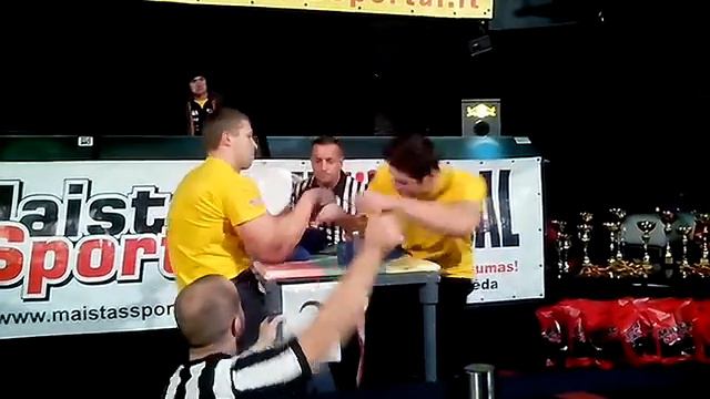 Universal Cup 2014- Ainars Tukmanovs VS ? -OPEN RIGHT HAND смотреть онлайн