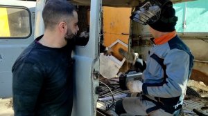 УАЗ БУХАНКА СВАРКА ГНИЛЫХ АРОК И ПРИВЕТ ПОДПИСЧИКАМ