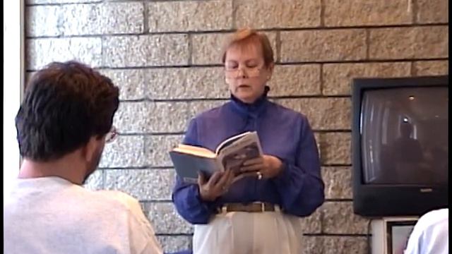Margaret Kerry (original body model for Tinker Bell) reads from Peter Pan смотреть онлайн