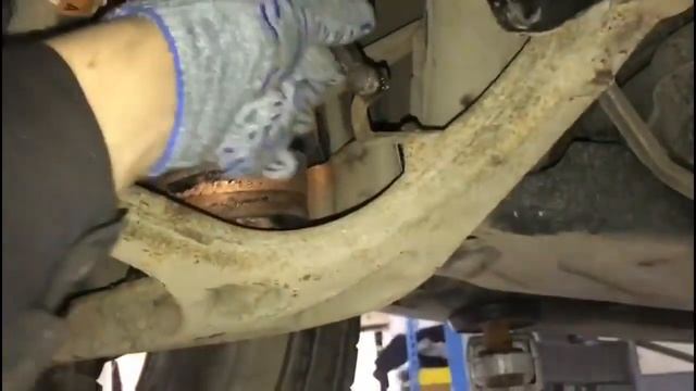 Mercedes GL (X164) обслуживание подвески смотреть онлайн