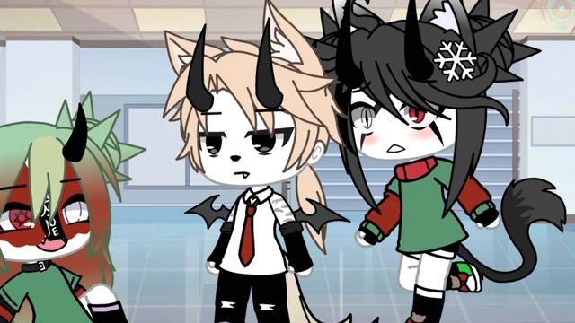 Почему ты улыбаешься когда тебе больно?! забыла текст написать ну вы поняли {SeFiRkA life} смотреть онлайн