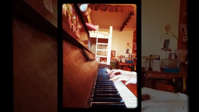 Я играю на пианино🎹🎼🎶 смотреть онлайн