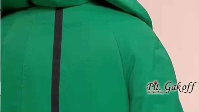 Плащ оригинального дизайна с капюшоном смотреть онлайн