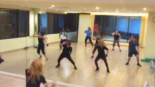 MRGOLF501& AONE ME TOO MEGHAN TRAINOR CHOREOGRAPHY смотреть онлайн