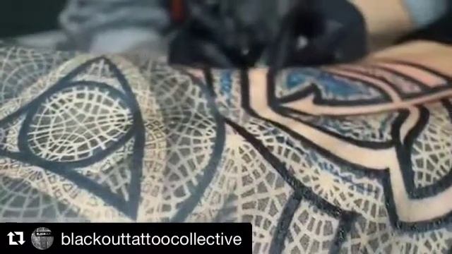 Татуировка во всю спину. Рабочий процесс. смотреть онлайн