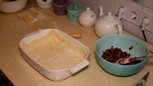 Попробовав кусочек вы обязательно возьмете добавку. Картофельный пирог с грибами. смотреть онлайн