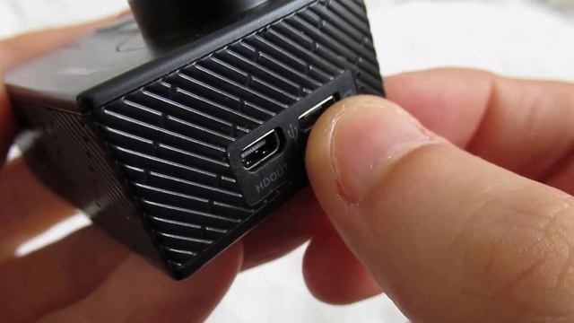 How to Insert a Micro SD Memory Card in an Action Camera смотреть онлайн