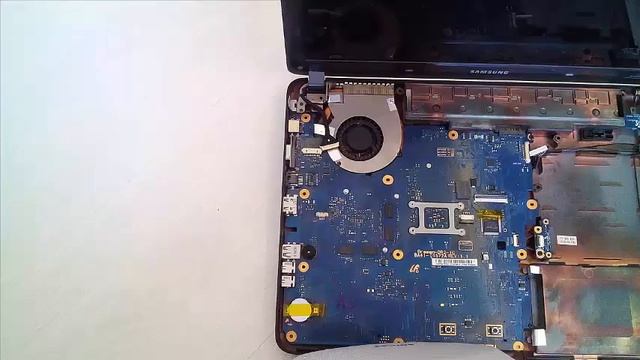 samsung R525