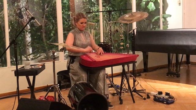 Finnish polka. Maija Kauhanen - kantele. Финская полька. Майя Кауханен - кантеле и перкуссия. смотреть онлайн