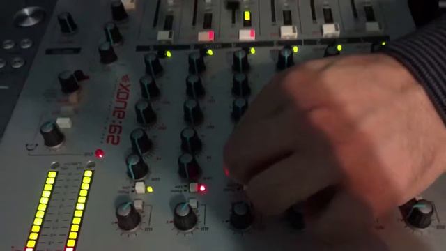Tutorial Review Mixer Allen & Heath Xone 62 смотреть онлайн