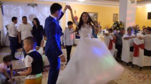 песня от невесты видеооператор на свадьбу в Элисте, Калмыкии