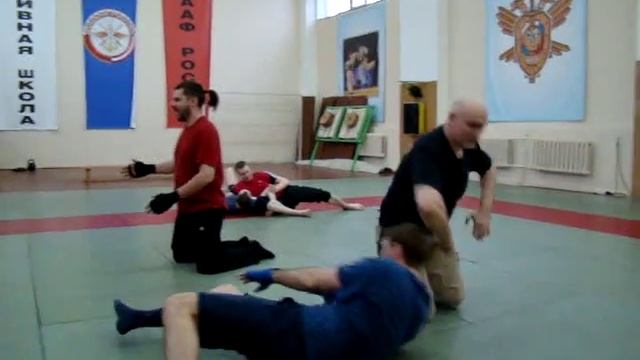 САМОЗАЩИТА - завал через захват за голову смотреть онлайн