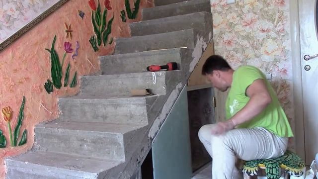 Кладовка под лестницей. Обустройство ниши под лестницей. Делаем чулан под лестницей своими руками. смотреть онлайн