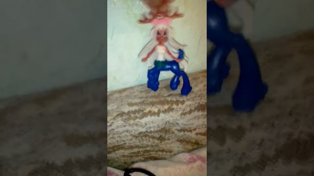 На песню ,,монстер хай,, смотреть онлайн