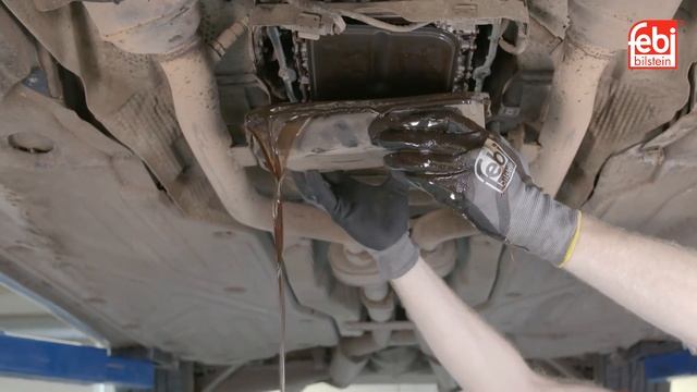 [FR] Entretien du filtre et de l’huile de transmission automatique Mercedes 722.9 смотреть онлайн