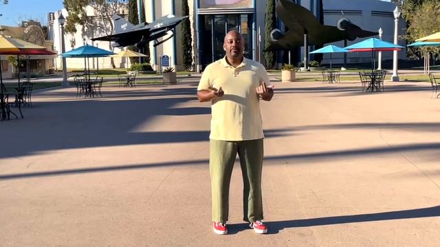 Top Benefits From Walking Backward with Todd Martin MD смотреть онлайн