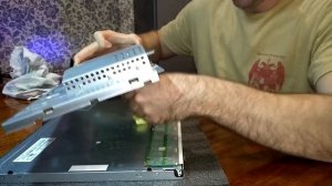 Зеленое изображение на мониторе / Как разобрать монитор? / Прошивка монитора Samsung