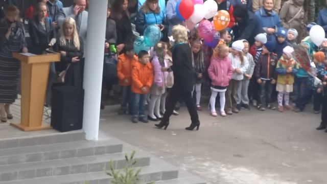 1 сентября 2014, школа 392 Санкт-Петербург, часть 1 смотреть онлайн