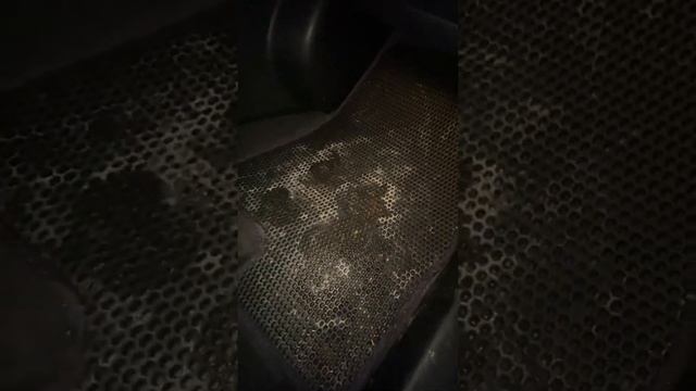 Безобразные коврики в Nissan Qashqai J10 смотреть онлайн