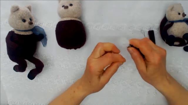 Как сделать котика из ткани. Как сшить игрушку кошку. Новая жизнь старых вещей.Поделки.Gato a mano смотреть онлайн