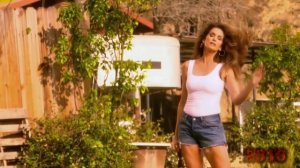 Синди Кроуфорд спародировала свою рекламу Pepsi из 90 х