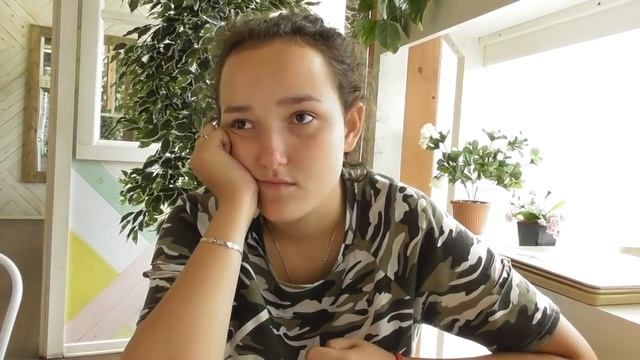 У Насти в общаге. В кафе 