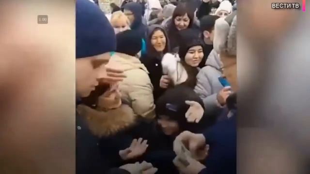 Жириновский назвал россиян крепостными и холопами! смотреть онлайн