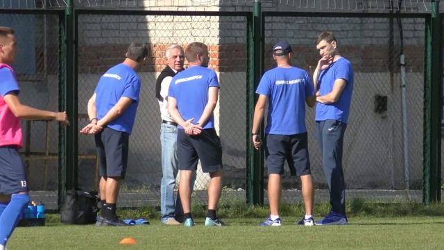 Тренировка ФК «Новосибирск» перед «Амкаром» смотреть онлайн