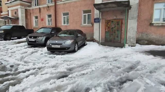 КИНЕМАТОГРАФИЧНЫЕ ДВОРЫ КИРОВСКА смотреть онлайн