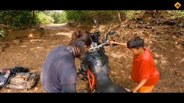 HUNDO mi MOTO en un RÍO y PASA lo PEOR (S20/E19) VUELTA al MUNDO en MOTO con CHARLY SINEWAN смотреть онлайн