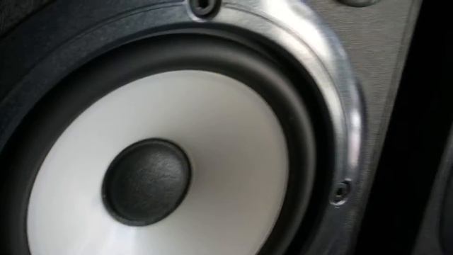 Behringer MS40, 24-Bit/192 kHz Digital 40 Watt Stereo Near Field Monitors смотреть онлайн