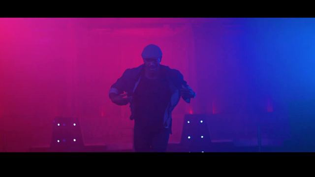 Susan Banx - Dancefloor (OFFICIAL VIDEO) смотреть онлайн