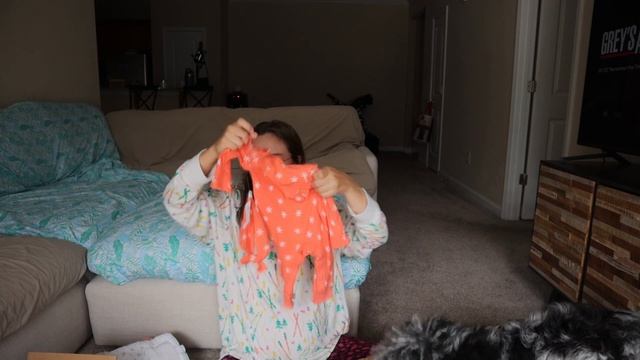 the struggle of picking out a bathing suit 35 weeks pregnant ;) смотреть онлайн