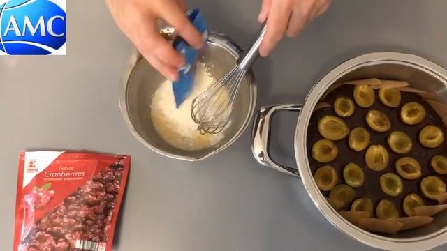 Шоколадный пирог со сливой смотреть онлайн