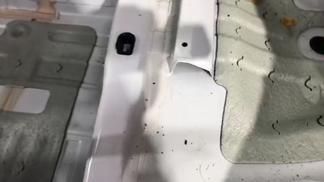 Штатная шумоизоляция Хендай ай 40 не скроется от нашего объектива - выставляем все напоказ смотреть онлайн