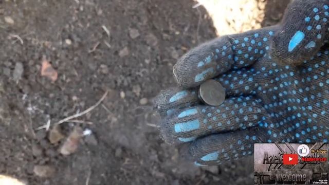 №1 ШУРФ. Не прекращает удивлять. Находки поразили. С этого фундамента выкопали 46 монет. #1 смотреть онлайн