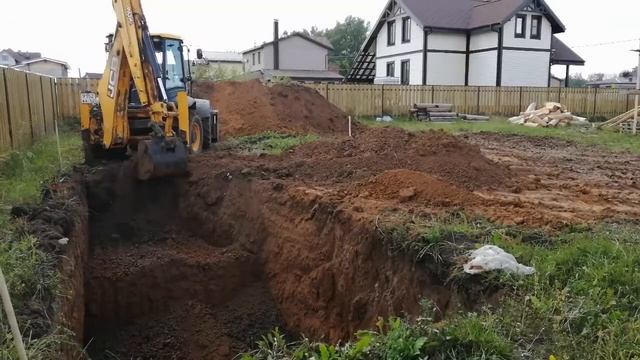 Копаем котлован под бассейн 5x3 м. в КП Чистые ключи смотреть онлайн