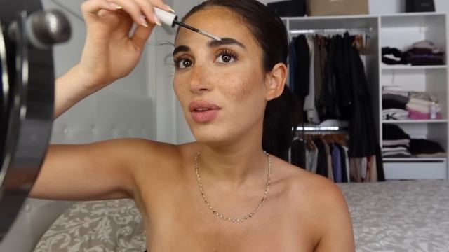 Je suis la routine makeup de Hailey Bieber (spoiler j'adore) смотреть онлайн