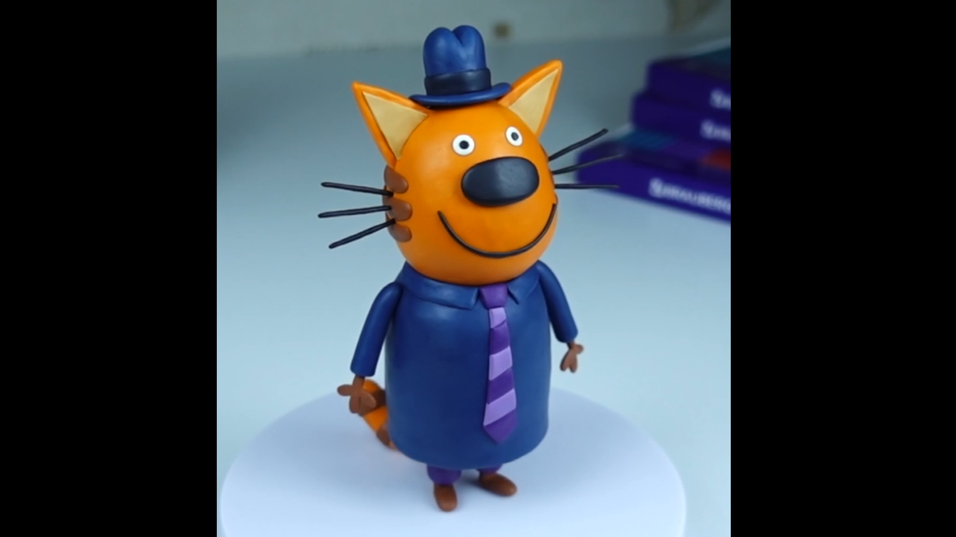 ТРИ КОТА. Леплю Папу Кота из пластилина. #shorts #трикота смотреть онлайн