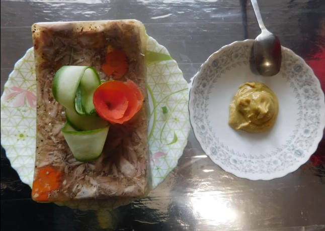 Холодец из рульки , приготовление кухня крош.