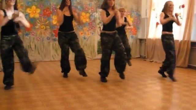ВОЕННЫЙ ТАНЕЦ 8 марта.MOV смотреть онлайн