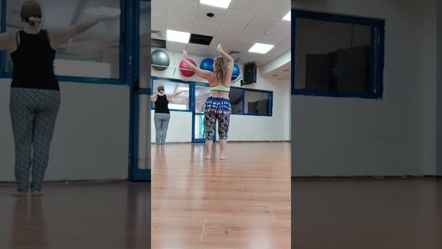 Oriental dance workout// Восточный танец. Хореография// ריקוד מזרחי. כוריאוגרפיה смотреть онлайн