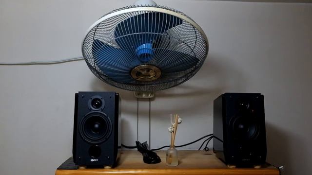Edifier r1800tIII soung test1 смотреть онлайн