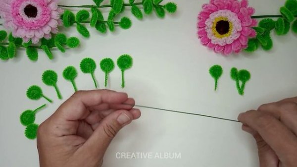 DIY Eucalyptus branches from chenille wire. Pipe cleaner craft.
