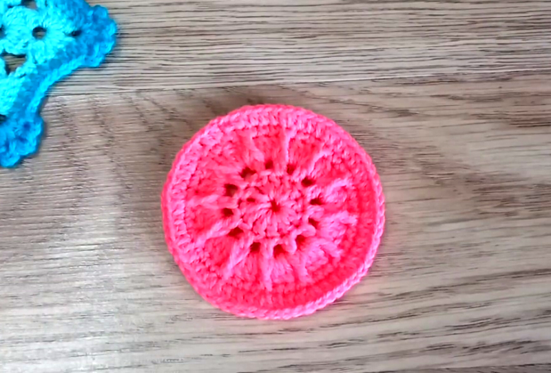 Маленькая САЛФЕТКА или ПОДСТАВКА крючком с Рельефными Столбиками смотреть онлайн