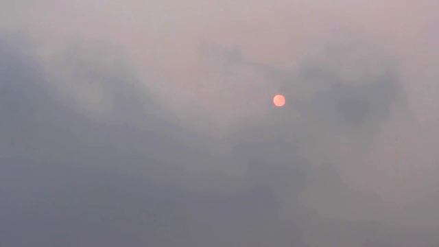 ЭТО ЧТО ЕЩЕ ТАКОЕ В НЕБЕ ТВОРИТСЯ & КРАСНОЕ СОЛНЦЕ 18 10 2017 RED SUN смотреть онлайн