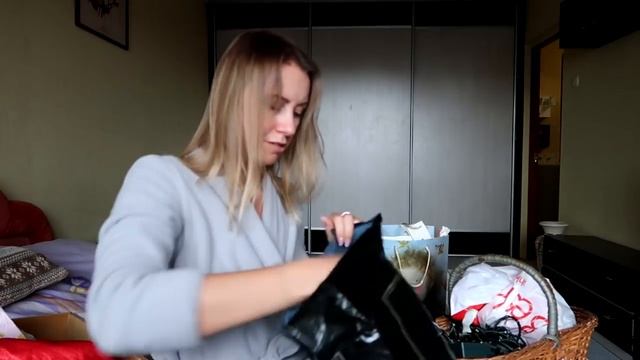 РАСПАКОВЫВАЮ СТАРЫЕ НОВОГОДНИЕ ИГРУШКИ. ЧЕМ УКРАСИТЬ ДОМ? смотреть онлайн