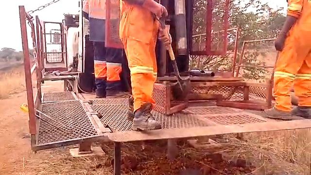 бурение на воду в конго смотреть онлайн