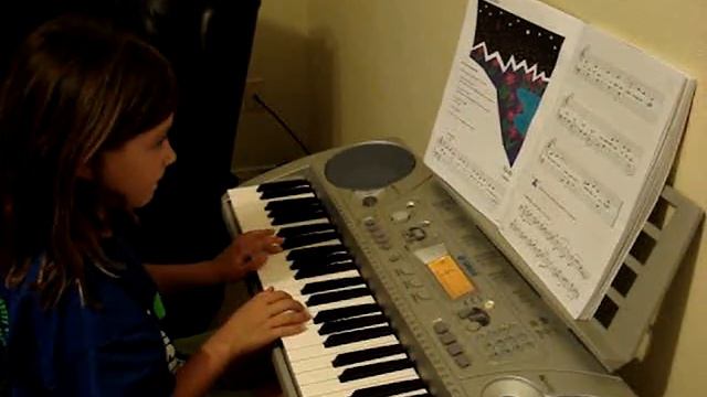 Carolina Playing Firefly смотреть онлайн