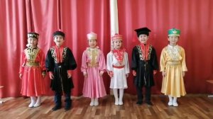 Песню Цаган Сар.